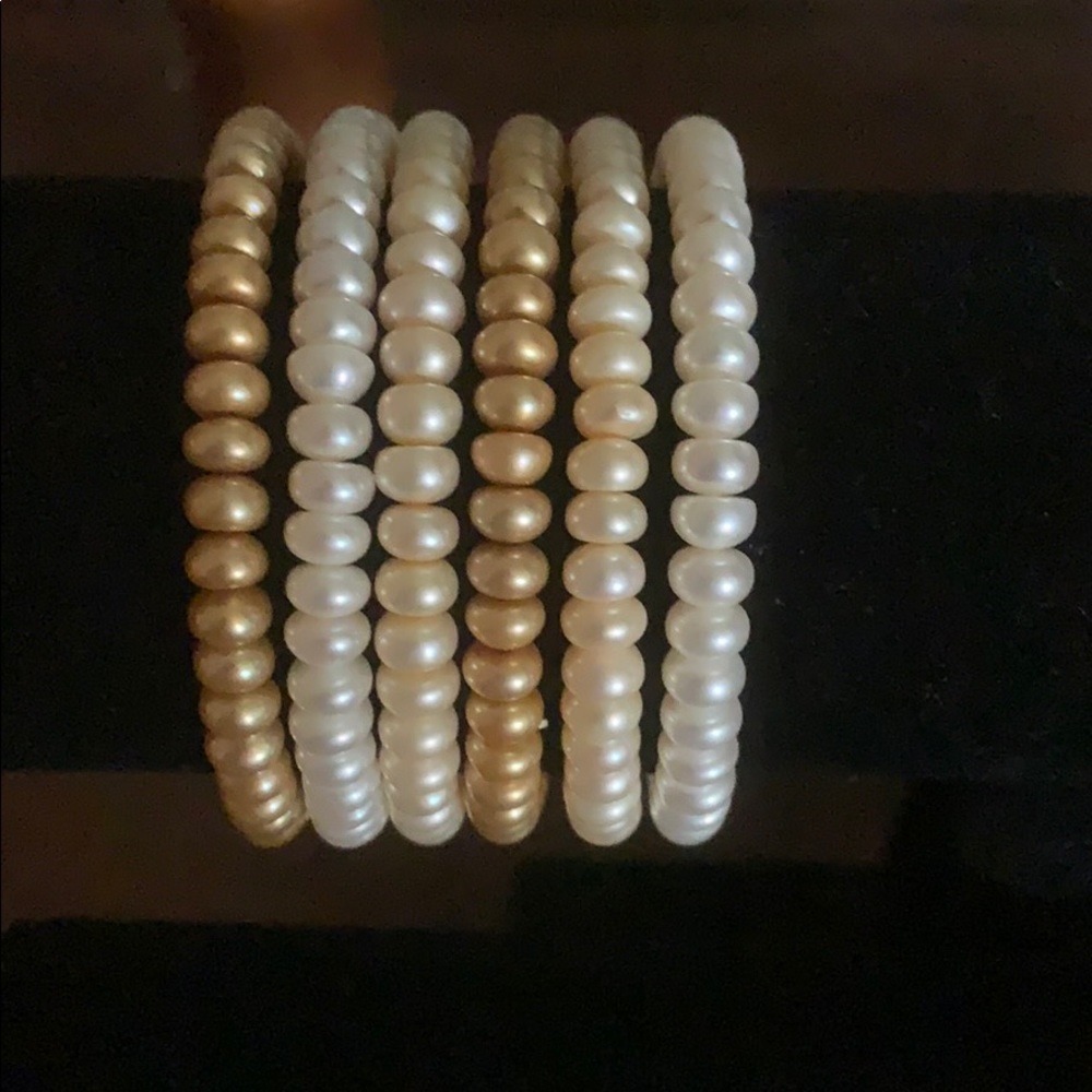 Cultured pearl bracelet